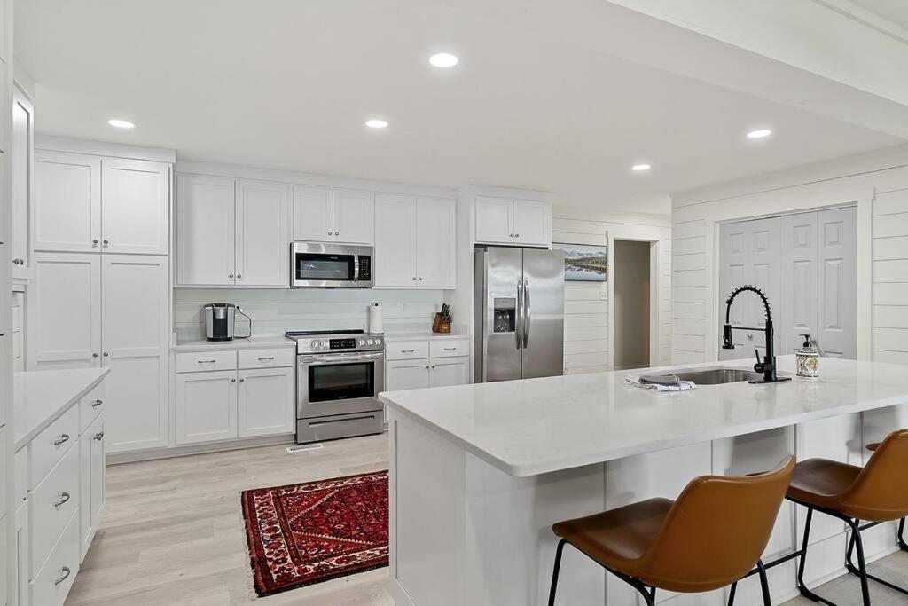 Lake Home, Dock, Fire Pit, Hot Tub, Game Room, Etc Winchester 外观 照片