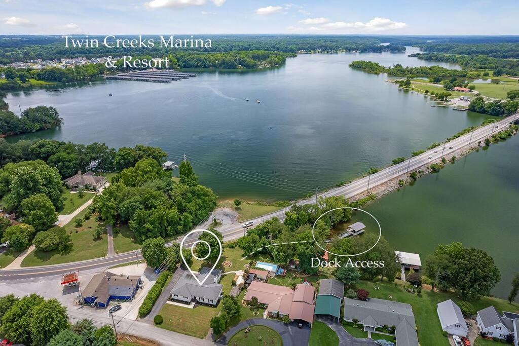 Lake Home, Dock, Fire Pit, Hot Tub, Game Room, Etc Winchester 外观 照片